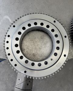 UR330 مخصصة أجزاء سوينغ حلقة سليو محامل الدوران أونيك UR330 دعم لرافعة حفارة يونيك للصناعات الآلية - Product Image 2