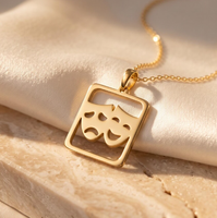 Collar con Máscara de Comedia y Tragedia, Regalo para Amantes del Teatro, Chapado en Oro de 18K, Colgante con Símbolo Dramático, Joyería Fina, Regalo para Actor