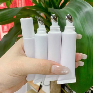 Lucidalabbra Volumizzante all'Ingrosso con Peptidi, Cosmetici Personalizzabili con Logo, Prodotti per la Cura delle Labbra Idratanti Vegani, Balsamo Labbra Private Label - Product Image 2