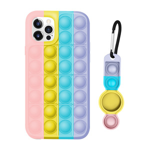 Coque de téléphone Pop It avec porte-clés Pop Fidget pour iPhone, design dégradé vert, anti-stress - Product Image 4