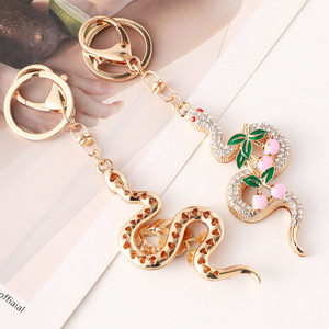 <span class=keywords><strong>2025</strong></span> mới nhất đầy màu sắc Men Cherry Mặt dây chuyền Móc chìa Khóa Phụ Kiện Rhinestone pha lê Cherry rắn hình Keychain bán buôn - Product Image 6