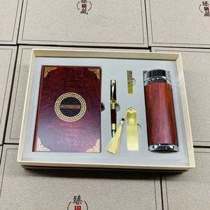 Set de Regalo de Lujo para Oficina, Taza y Cuaderno con Cubierta de Madera y Bolígrafo - Product Image 4