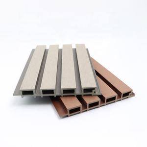 Panneau mural WPC <span class=keywords><strong>de</strong></span> qualité commerciale robuste, isolation acoustique et thermique, réduction du bruit pour la rénovation <span class=keywords><strong>de</strong></span> villas <span class=keywords><strong>de</strong></span> luxe - Product Image 1
