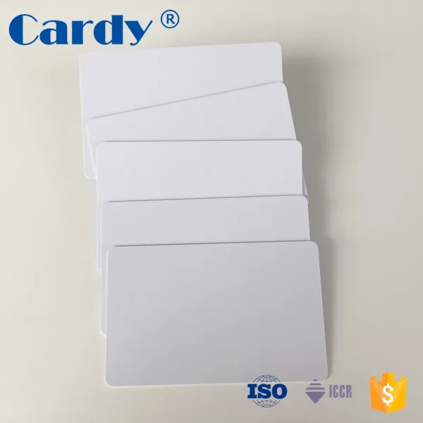 Carte vierge en PVC de puce RFID MIFARE Classic 1K 13.56MHz HF imprimable personnalisée en gros d'usine pour le contrôle d'accès