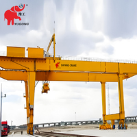 Grue portuaire à portique pour la manutention de conteneurs de 20, 40 et 45 pieds, et de conteneurs maritimes de 40, 45 et 40,5 tonnes, pour la zone de transport