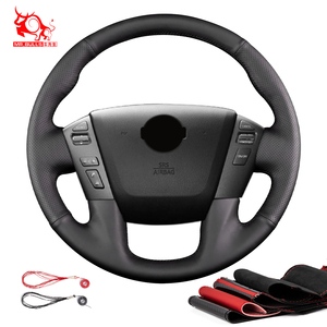 Accesorios Interiores de Coche Funda de <span class=keywords><strong>Volante</strong></span> de Diseño Cosida a Mano para Nissan Patrol Frontier Armada Titan 2017 2021 2022 - Product Image 1