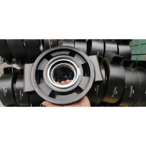 Supporto Albero di Trasmissione Cuscinetto Centrale con Boccola in Gomma Nera 3954100022 per <span class=keywords><strong>Ricambi</strong></span> Camion <span class=keywords><strong>Mercedes</strong></span>-Benz ACTROS - Product Image 1