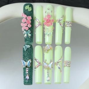 Uñas acrílicas hechas a mano al por mayor, uñas postizas cuadradas de cobertura completa, flores 3D, brillantina, diseños de diamantes de imitación, personalizables. - Product Image 1