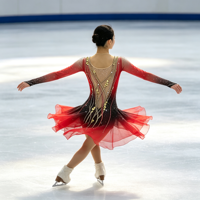 Robe de patinage artistique à manches longues dégradé rouge et noir, dos ouvert en maille avec strass dorés, pour filles et femmes, compétition