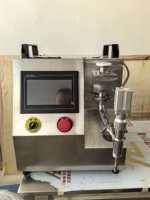 Machine de remplissage semi-automatique à tête unique pour jus, sauces, crèmes glacées, huiles parfumées, miel, eau, liquides et pâtes en bouteille