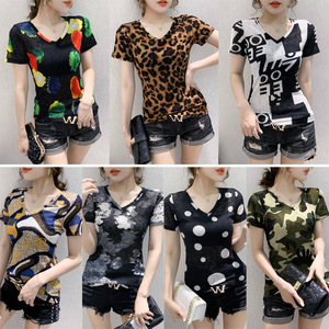 <span class=keywords><strong>Ropa</strong></span> de Verano, Nueva Moda, Camiseta Estampada de Manga Corta con Cuello en V, Top Femenino Ajustado y Delgado, Envío Directo - Product Image 2
