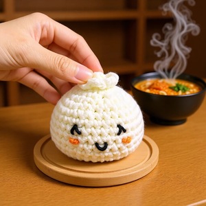 Jouet amusant en peluche anti-stress en forme de boulette de riz, accessoire de jeu et de divertissement pour fêtes - Product Image 4