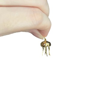 Collana con Ciondolo a Forma di Polpo e Medusa della Collezione <span class=keywords><strong>Mondo</strong></span> Sottomarino. Collana con Perle Naturali in Stile Barocco - Product Image 5