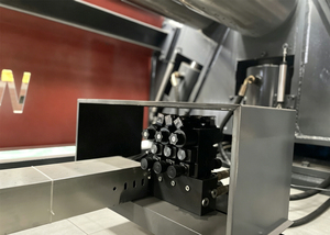 Longue durée de vie 4 rouleaux cintreuse de tôle de fer CNC machine à cintrer/machine à rouler par fournisseur professionnel au meilleur prix - Product Image 4