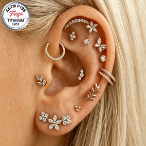 Boucles <span class=keywords><strong>d</strong></span>'oreilles Freya Cross, piercing labret, titane de qualité implant ASTM F136, clous <span class=keywords><strong>d</strong></span>'oreilles à dos plat pour femmes, clous <span class=keywords><strong>d</strong></span>'oreilles pour hélix et tragus - Product Image 2