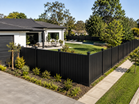 Clôture tendance en alliage d'aluminium gris foncé avec design écologique et couleurs vives pour la décoration de jardins modernes et de chantiers de construction