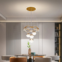 Luz creativa cálida para sala de estar, pantalla acrílica LED, anillos de círculo dorado, luz colgante