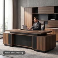 Bureau de direction moderne avec deux meubles de rangement, finition grain de bois et noir, bords arrondis, passe-câbles, poste de travail