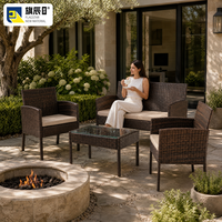 Ensemble de salon de jardin en osier 4 pièces : canapé deux places, 2 fauteuils et table avec plateau en verre