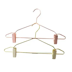 Percha de alambre de metal para ropa, de estilo nórdico, color oro rosa, con abrazadera, para tienda de ropa