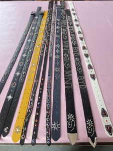 Cinturón Vaquero Occidental de Cuero PU para Hombre y Mujer, Diseño Nuevo, Moda Occidental, Estilo Vaquera Y2K, con Tachuelas y Pedrería, Cinturón de Araña - Product Image 3