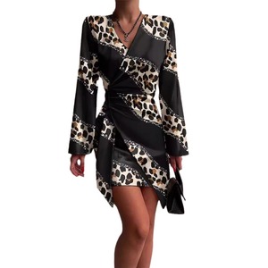 Elegante Vestido Midi Asimétrico con Cuello en V, Manga Larga, Estampado Digital, Vestido Casual de Moda, Cintura Natural, Lavable - Product Image 5