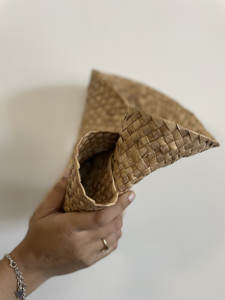 Sombrero de Paja de Jacinto de Agua Hecho a Mano, Sombrero de Sol Tejido a Mano Natural, Unisex, Estilo Panamá, Transpirable y Sostenible para Playa y Verano - Product Image 4