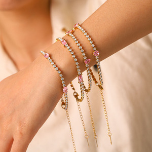 สร้อยข้อมือสแตนเลสสตีลชุบทอง 18K ประดับเพชรซิร์คอน ไม่ลอก ไม่ดำ เงางาม สำหรับผู้หญิง - Product Image 4