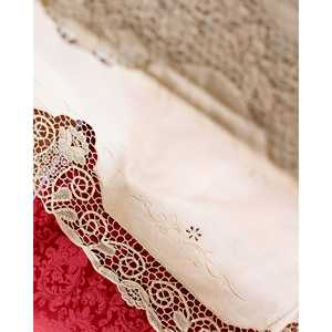 Mantel de Lino Color Marfil para Bodas, Diseño Rectangular con Encaje Burano Renacentista a Rayas, para Comedores de Hoteles, Uso Profesional, Marca Pietrochianese - Product Image 2