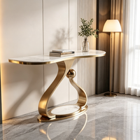 Table console incurvée en marbre, sculpturale dorée, moderne et luxueuse, pour salle à manger, entrée d'appartement, couloir