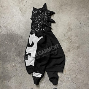 Hoodies personnalisés pour fabricants, style mode, entièrement zippés, avec strass, coupe oversize, fermeture éclair et patchs effet usé - Product Image 2