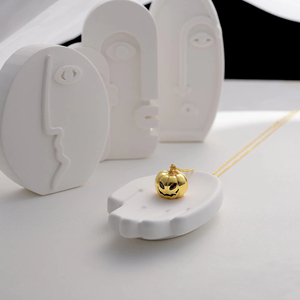 Delicata Collana a Catena Minimalista in Acciaio Inossidabile Placcato Oro 18K con Ciondolo a Zucca, Gioielli Semplici <span class=keywords><strong>per</strong></span> Halloween, <span class=keywords><strong>Regali</strong></span> <span class=keywords><strong>per</strong></span> <span class=keywords><strong>Migliori</strong></span> Amiche - Product Image 4