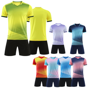 Conjunto de Fútbol de Verano de Alta Calidad a Precio Bajo al por Mayor, Conjunto de <span class=keywords><strong>Camiseta</strong></span> de <span class=keywords><strong>Entrenamiento</strong></span> de Fútbol para Hombre de Color Sólido - Product Image 4