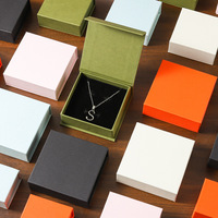 Boîte à bijoux magnétique multicolore Matrix pour le rangement de bagues de luxe et l'emballage professionnel pour boutiques de détail
