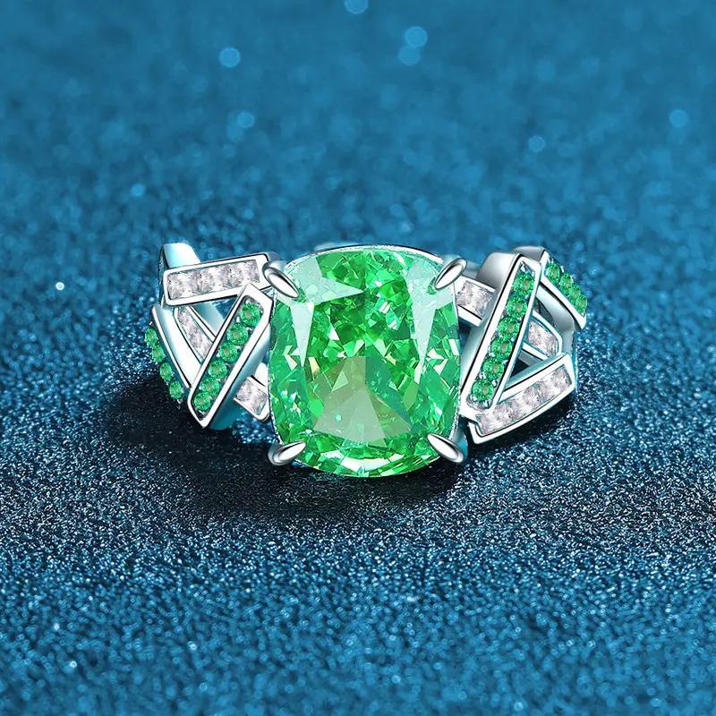 S925 argent Sterling diamant à haute teneur en carbone grands-mères vert ouvert bague dames glace coupe lumière luxe dames bague en diamant