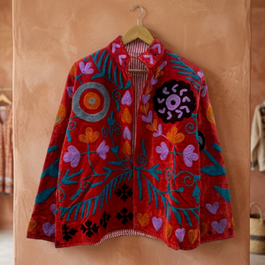 Chaqueta Bomber Unisex Hecha a Mano de Terciopelo Rojo y Algodón con Bordado, Estilo Vintage Boho, Arte Folclórico Suzani, Diseño Floral Étnico con Hilo - Product Image 3