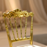 Chaise de banquet de mariage Chiavari en or, sculptée, en métal, de luxe, avec coussin rembourré, vente en gros