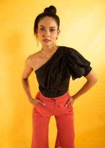 Conjunto de dos piezas Black Fire para mujer, elegante conjunto de dos piezas con diseño audaz, estilo moderno, ajuste cómodo para fiestas y ocasiones informales. - Product Image 2