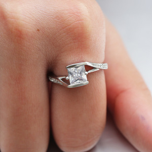 Anello Quadrato Creativo per Donne, Accessorio Minimalista alla Moda per Feste e Uso Quotidiano, Idea Regalo - Product Image 6