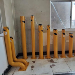 Ağır Hizmet Tipi Çelik Güvenlik Delineği, Zincir Yuvaları ve Çıkarılabilir Üst Kapaklı Otopark Bariyeri 5.5"D <span class=keywords><strong>X</strong></span> 24"H - Product Image 5