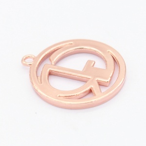 Étiquette ronde en métal or rose avec logo de marque pour breloques de créateurs de vêtements - Product Image 2