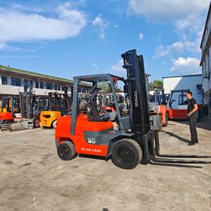 Chariot élévateur d'occasion 2023, 3 tonnes, diesel/GPL, mât 3 étages, faible nombre d'heures, prix usine, outils de levage, garantie 1 an - Product Image 6