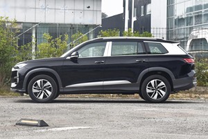 Offre Spéciale <span class=keywords><strong>2024</strong></span> <span class=keywords><strong>Audi</strong></span> <span class=keywords><strong>Q6</strong></span> Essence Grand Espace SUV 6 Places Véhicule de Luxe Haute Qualité 207KM/H Vitesse Maximale Voitures d'Occasion - Product Image 4