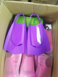 Nuevas aletas de natación de silicona de talón abierto y pala corta para entrenamiento de velocidad. - Product Image 3