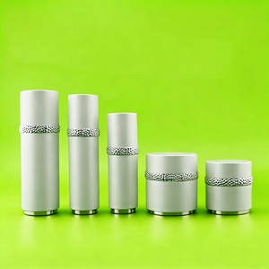Ensemble de cosmétiques personnalisés en argent pour soins de la peau Conteneur d'emballage 30g 50g 30ml 50ml - Product Image 5