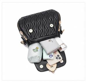 حقائب يد نسائية جديدة رائجة من الجلد الصناعي عالي الجودة، حقائب مصممة أنيقة مع سلاسل وزخارف شراشيب وإغلاق بسحاب - Product Image 6