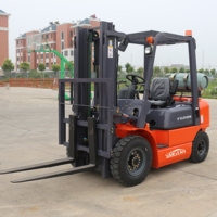 Sanstar 2Ton Mini Chariot Élévateur Marque Chinoise Montacargas GPL Diesel Transpalette pour Entrepôts Moteur Japonais En Option