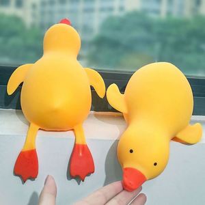 Juguete Antiestrés Extra Grande, Suave y Gigante, en Forma de Tiburón, Juguete de Peluche de Pato Amarillo Grande de Ascenso Lento para Adultos - Product Image 3
