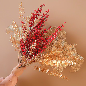 ดอกไม้ประดิษฐ์ Kch ผสมผลเบอร์รี่สีแดง ใบไม้สีทอง พลาสติก สำหรับตกแต่งงานแต่งงาน - Product Image 1