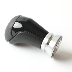 Pommeau de levier de vitesse en cuir ergonomique pour Toyota Highlander avec base - Product Image 3